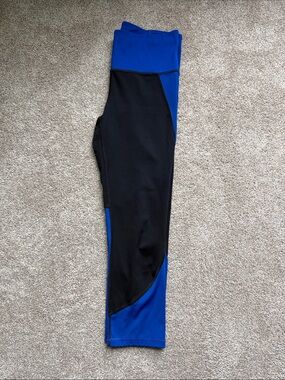 Under Armour Royal Blue and Black Performance Capri Leggings